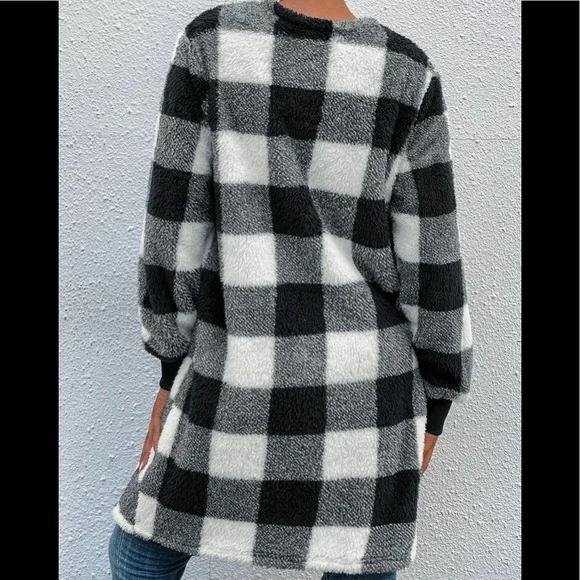 Black and White Gingham Teddy Coat in L - Picture 2 of 4